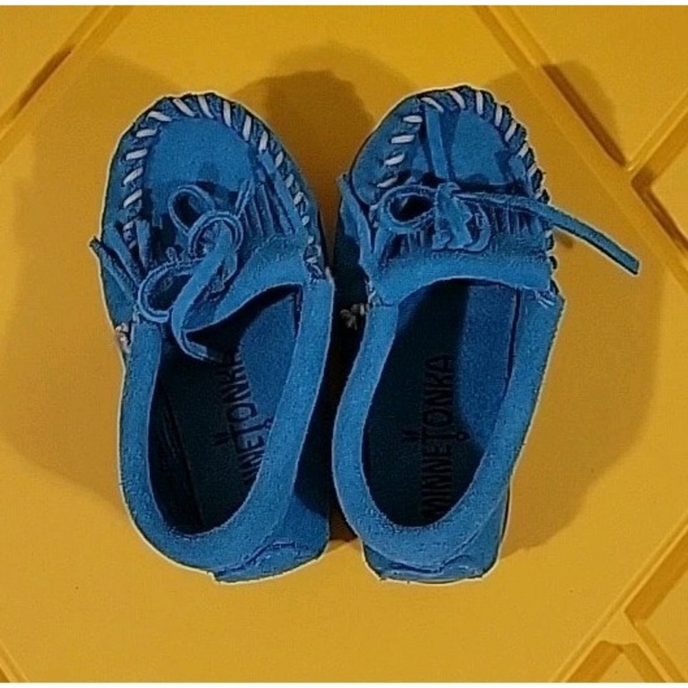 Minnetonka Moccassins Child Size 7